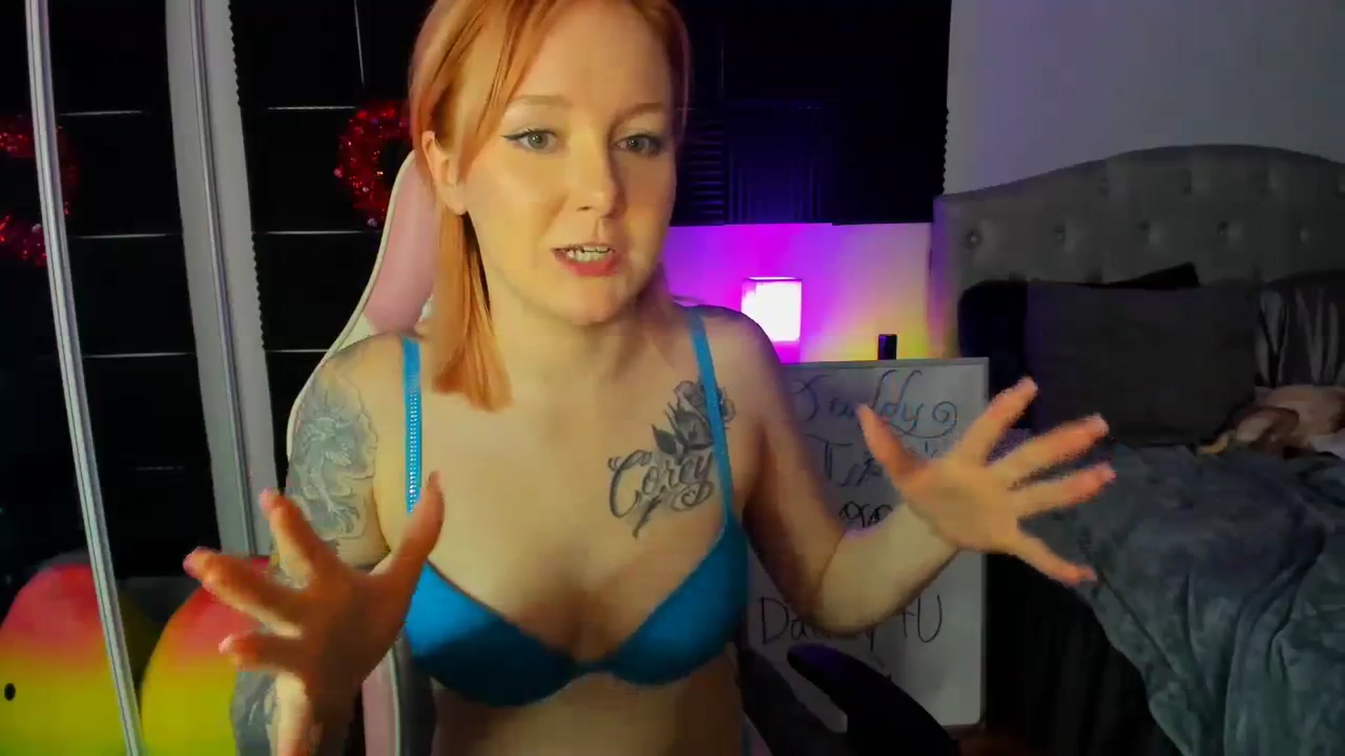 Gallery image thumbnail from LizzySmallz's myfreecams stream on, 02/12/2024, 08:06 image 9 of 20