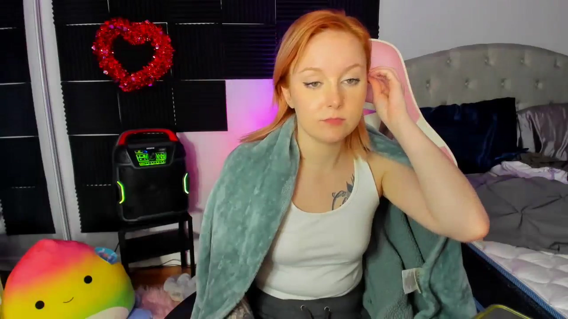 Gallery image thumbnail from LizzySmallz's myfreecams stream on, 02/12/2024, 14:29 image 5 of 20