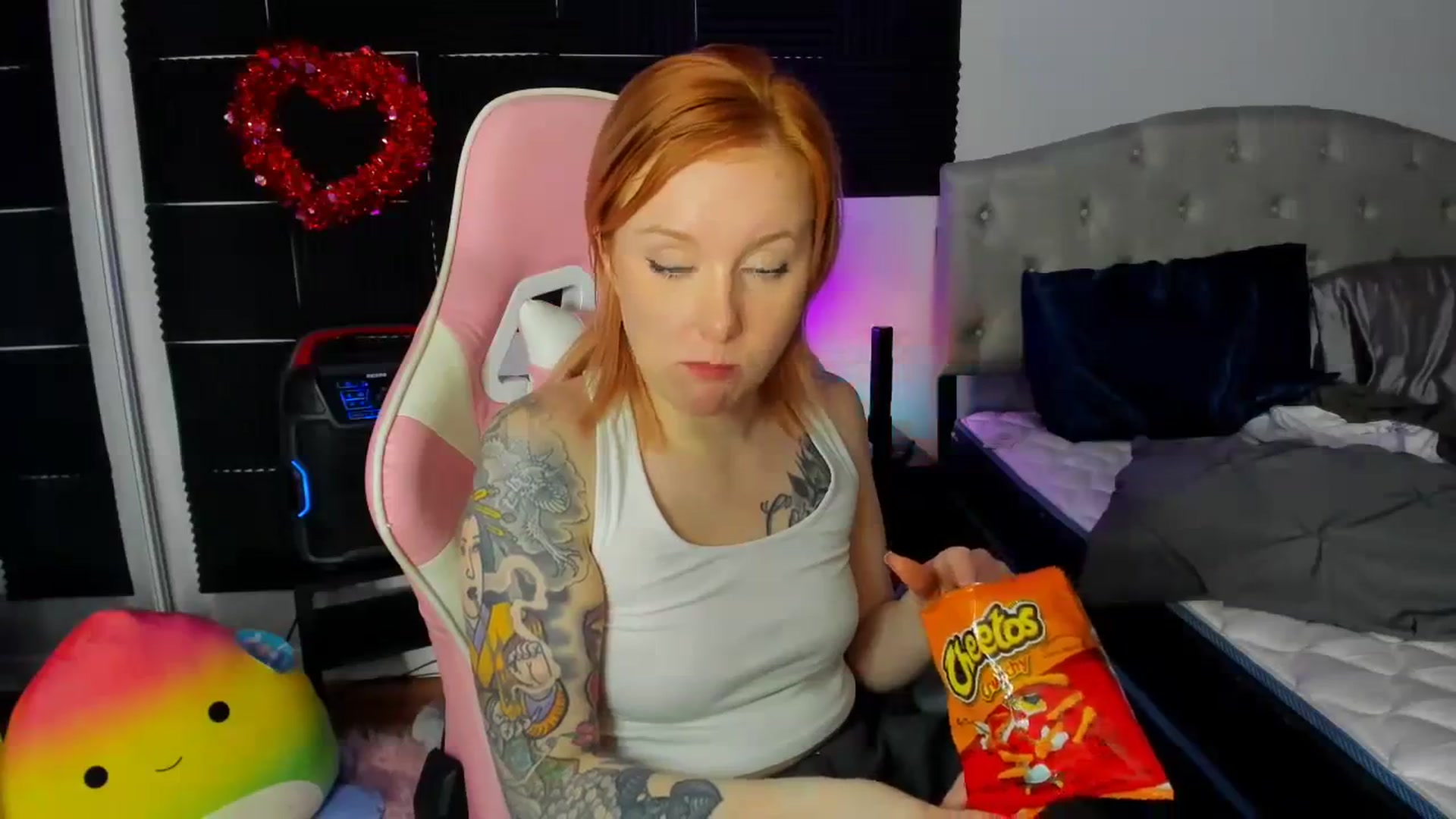 Gallery image thumbnail from LizzySmallz's myfreecams stream on, 02/12/2024, 14:29 image 13 of 20