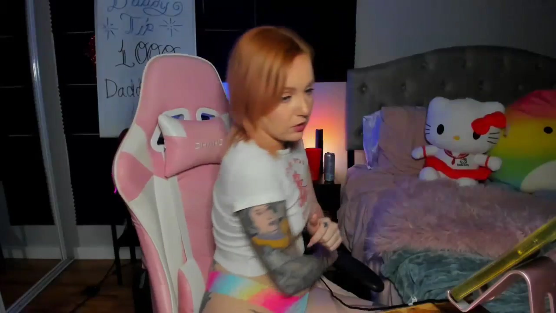 Gallery image thumbnail from LizzySmallz's myfreecams stream on, 02/16/2024, 10:13 image 7 of 20