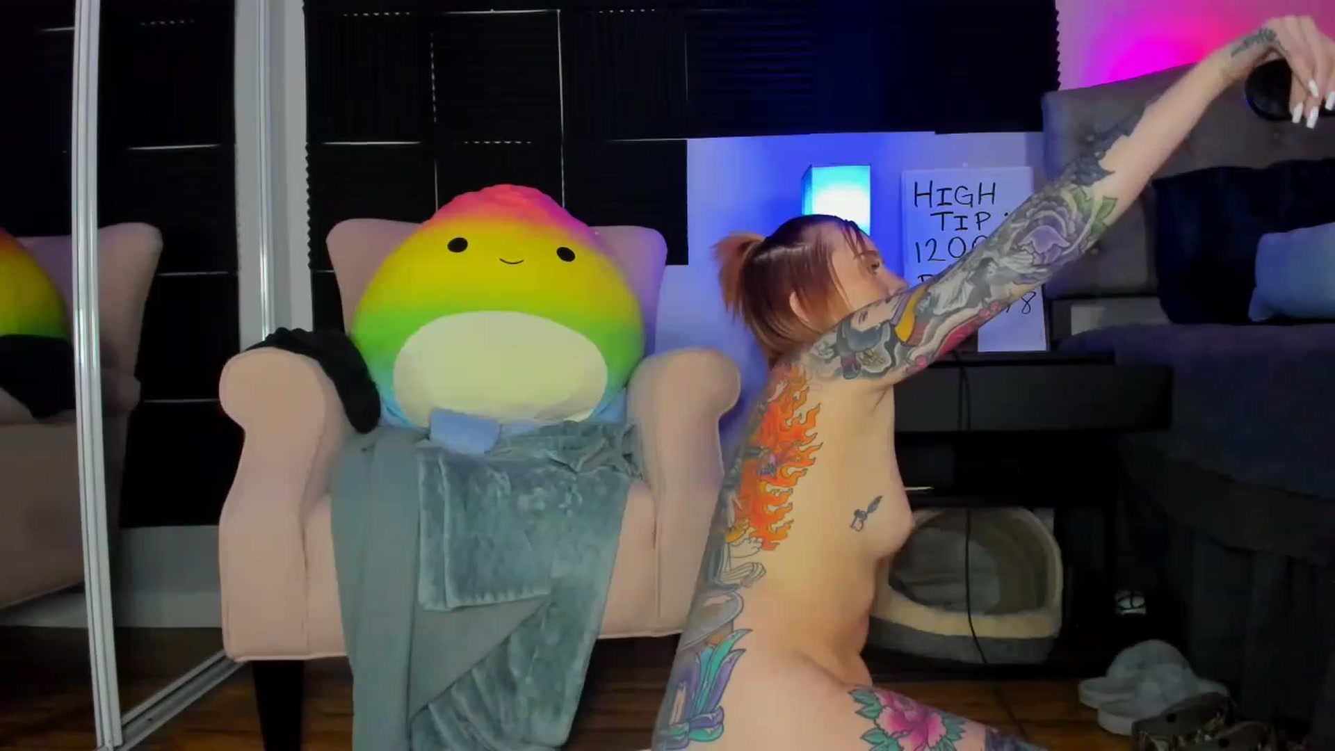 Gallery image thumbnail from LizzySmallz's myfreecams stream on, 03/15/2024, 08:25 image 7 of 20