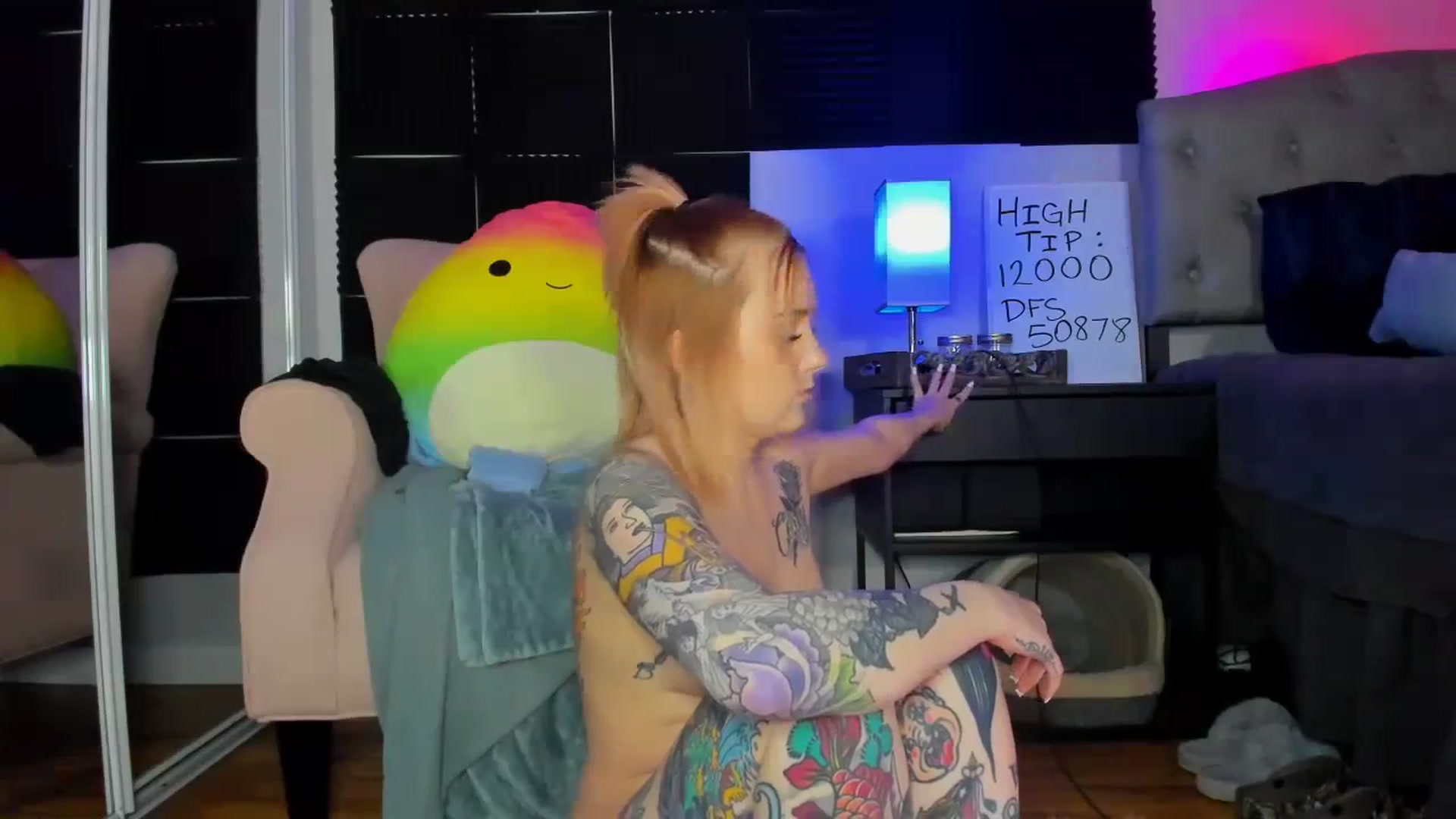 Gallery image thumbnail from LizzySmallz's myfreecams stream on, 03/15/2024, 08:25 image 2 of 20