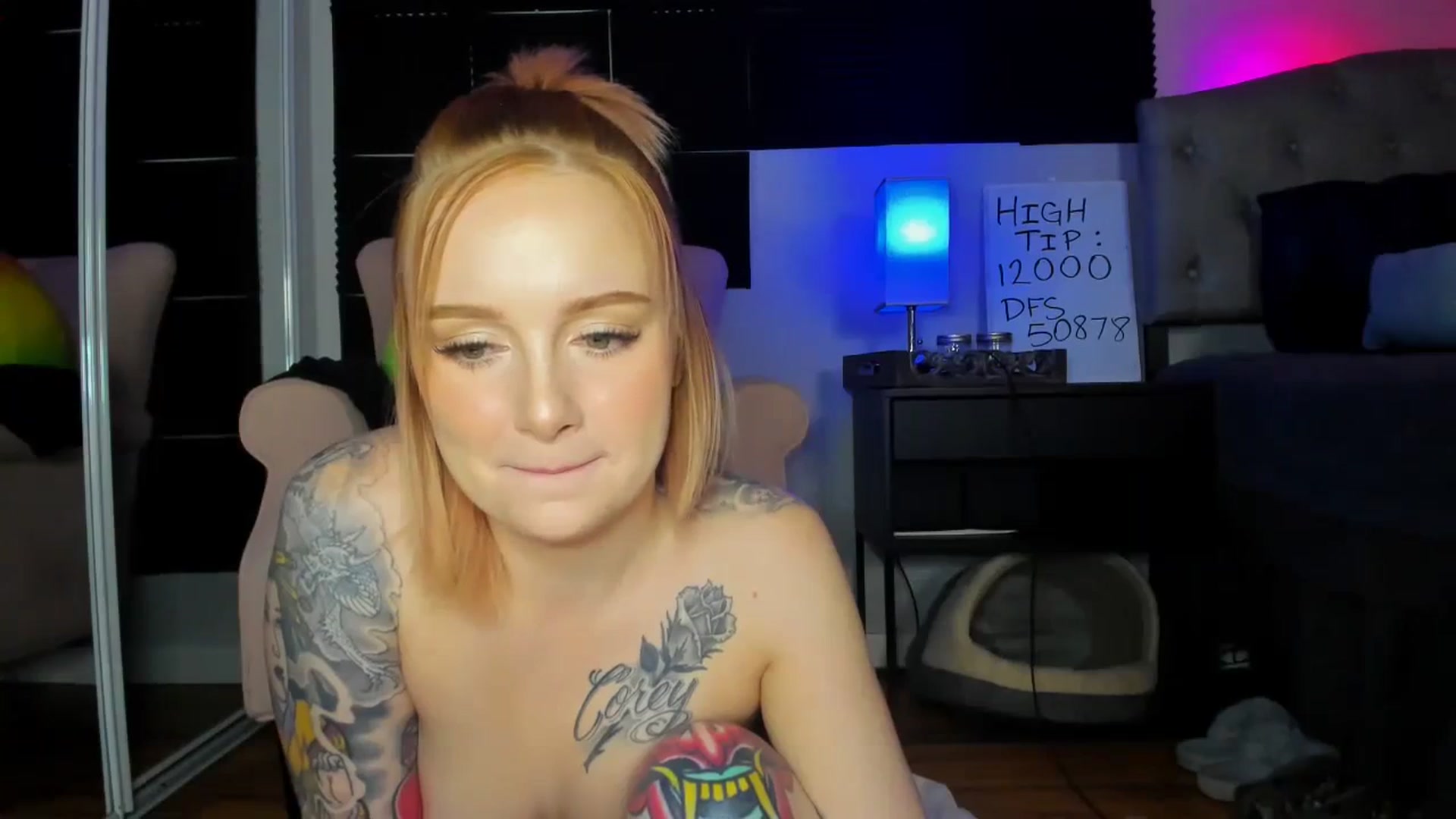 Gallery image thumbnail from LizzySmallz's myfreecams stream on, 03/15/2024, 08:25 image 5 of 20