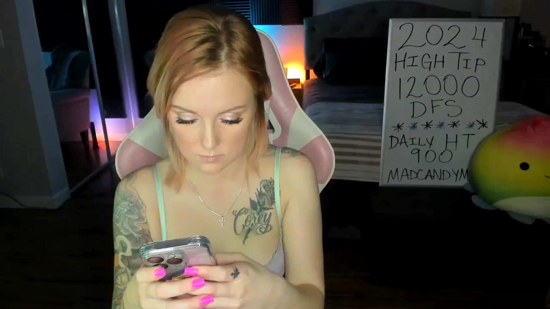 Gallery image thumbnail from LizzySmallz's myfreecams stream on, 04/05/2024, 09:10 image 6 of 20