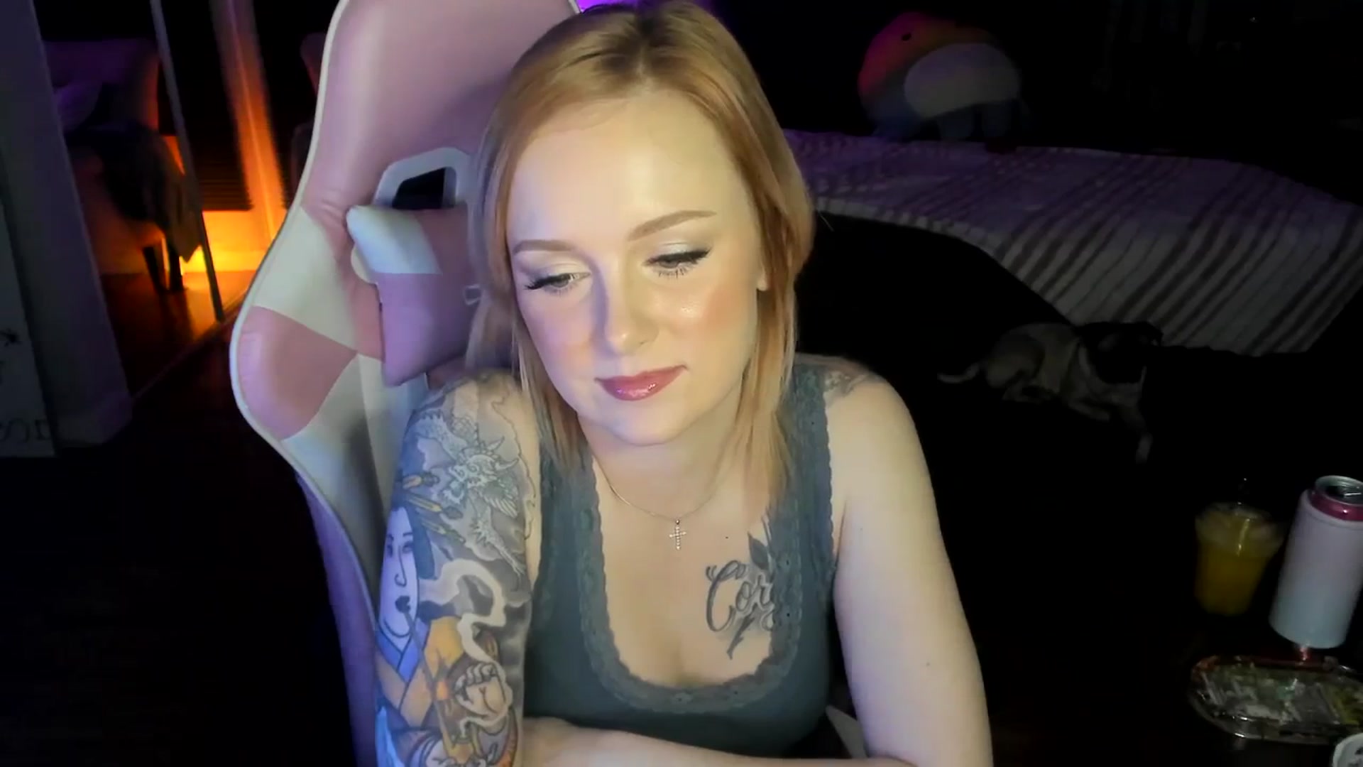 Gallery image thumbnail from LizzySmallz's myfreecams stream on, 04/09/2024, 10:14 image 2 of 20