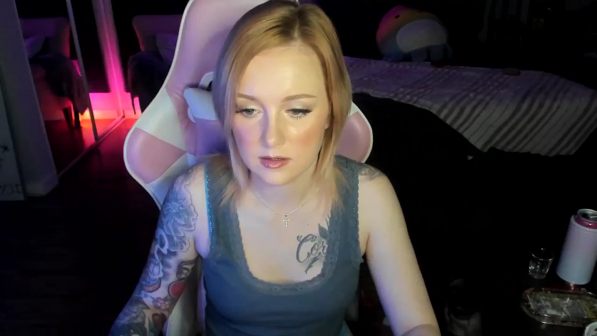 Gallery image thumbnail from LizzySmallz's myfreecams stream on, 04/09/2024, 10:14 image 3 of 20