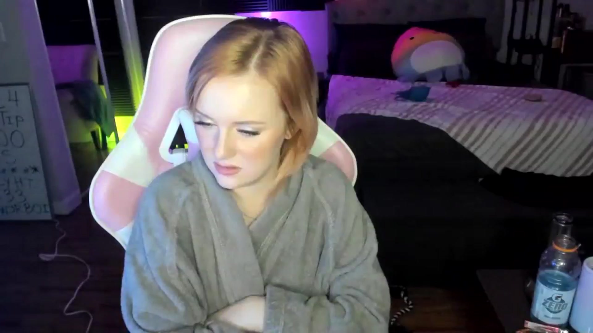 Gallery image thumbnail from LizzySmallz's myfreecams stream on, 04/09/2024, 11:07 image 16 of 20