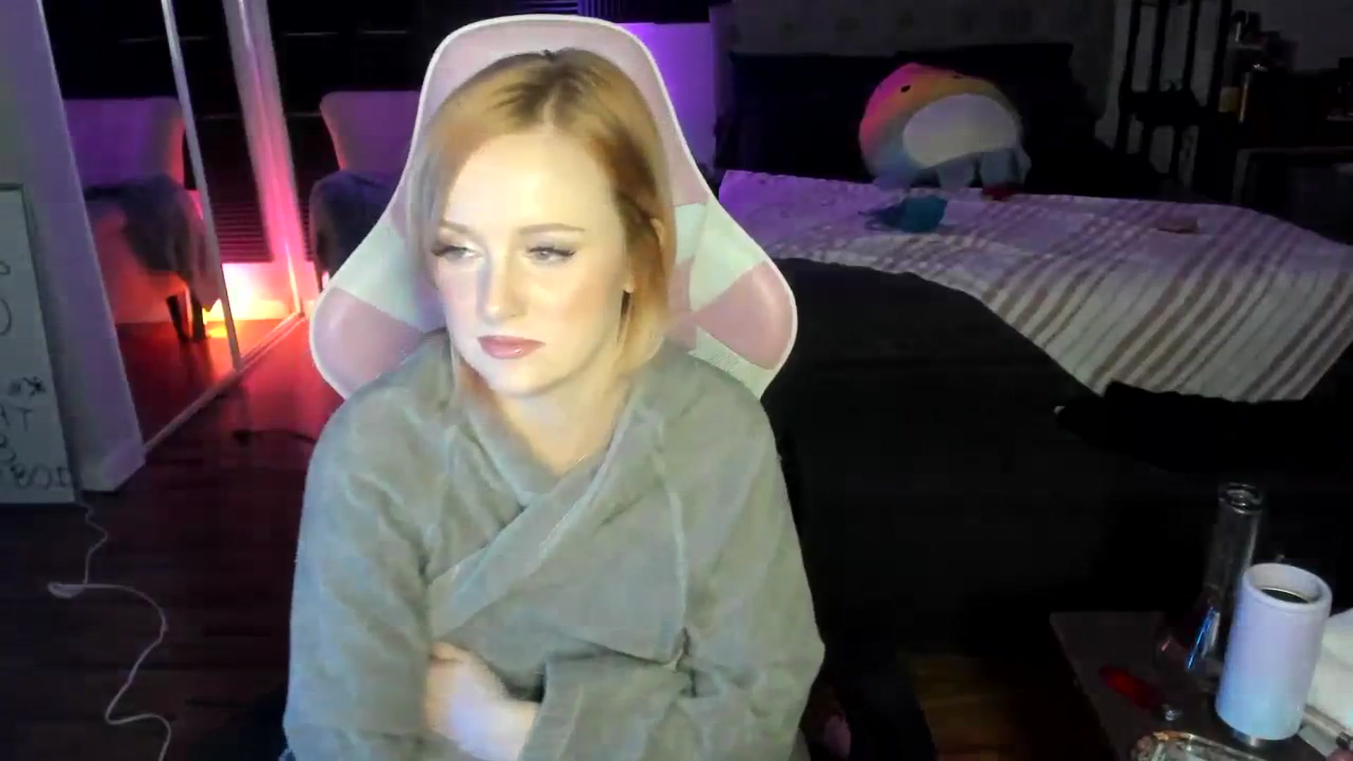 Gallery image thumbnail from LizzySmallz's myfreecams stream on, 04/09/2024, 11:07 image 8 of 20