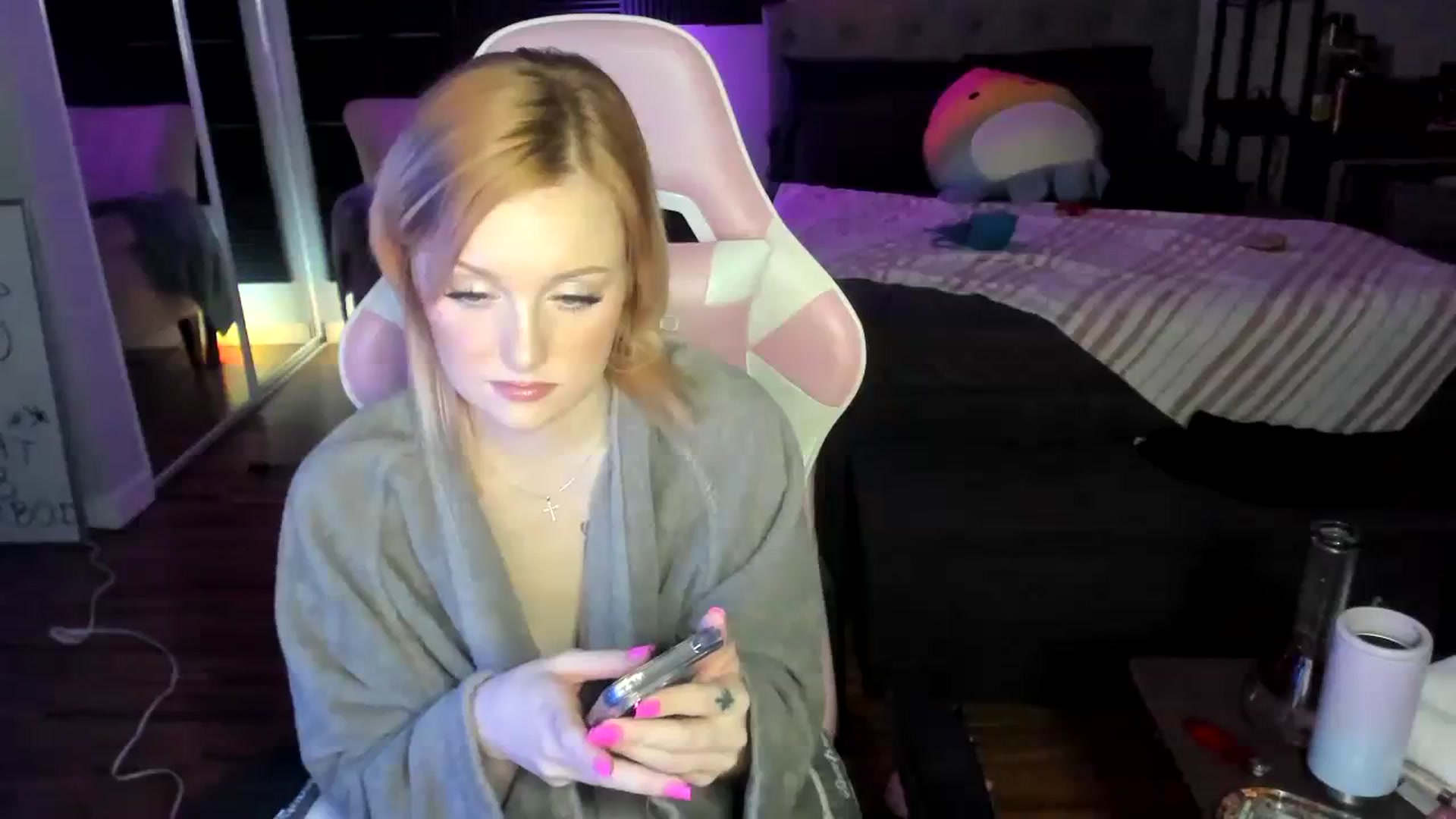 Gallery image thumbnail from LizzySmallz's myfreecams stream on, 04/09/2024, 11:07 image 6 of 20