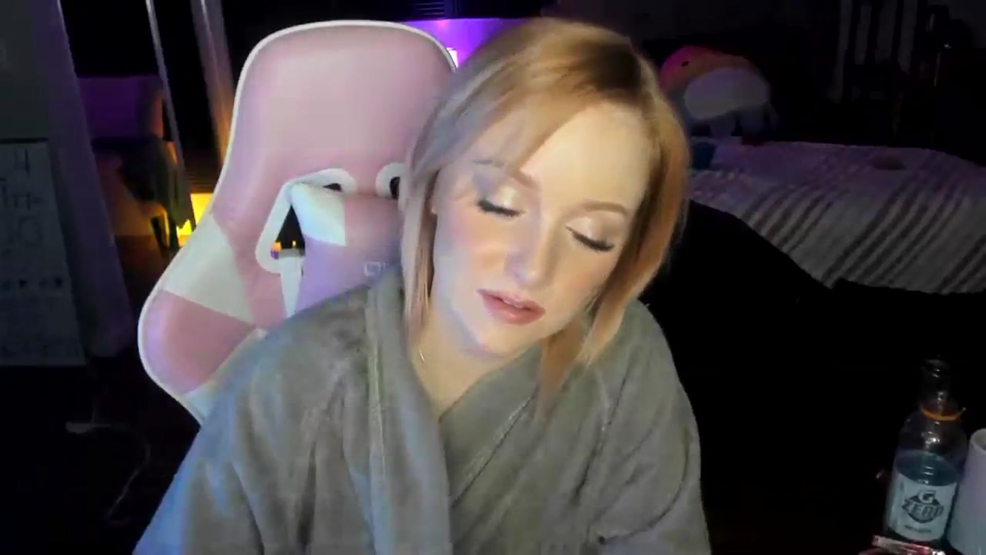Gallery image thumbnail from LizzySmallz's myfreecams stream on, 04/09/2024, 11:07 image 15 of 20