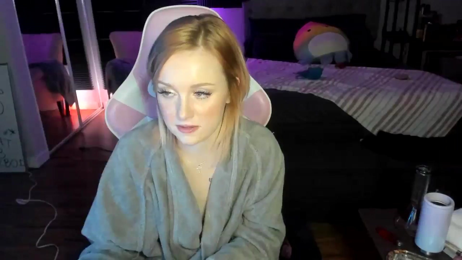 Gallery image thumbnail from LizzySmallz's myfreecams stream on, 04/09/2024, 11:07 image 10 of 20
