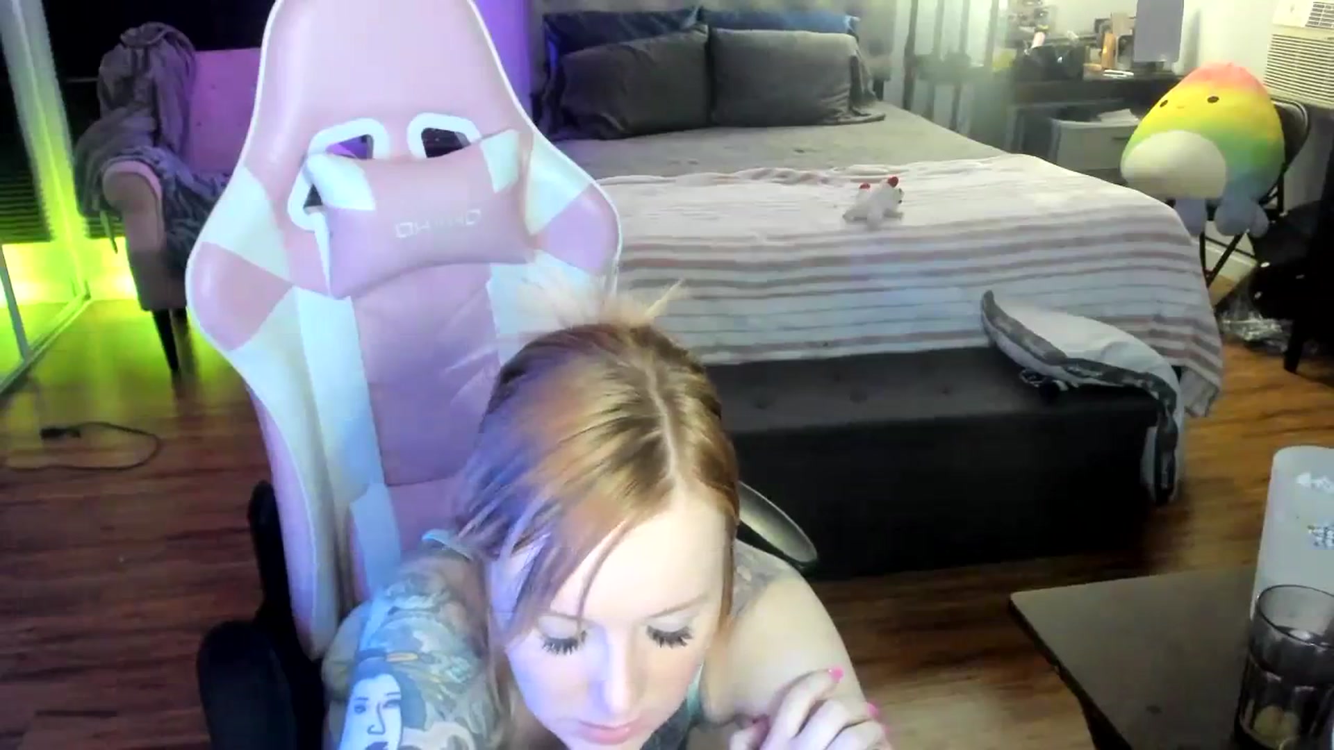 Gallery image thumbnail from LizzySmallz's myfreecams stream on, 04/10/2024, 09:12 image 7 of 20