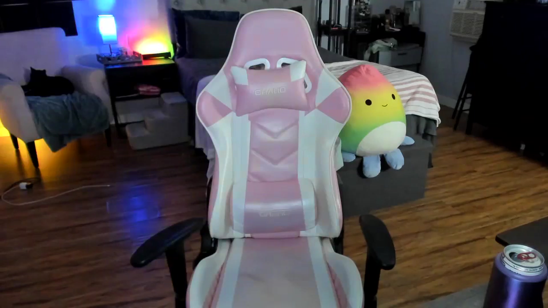 Gallery image thumbnail from LizzySmallz's myfreecams stream on, 04/14/2024, 09:59 image 5 of 20