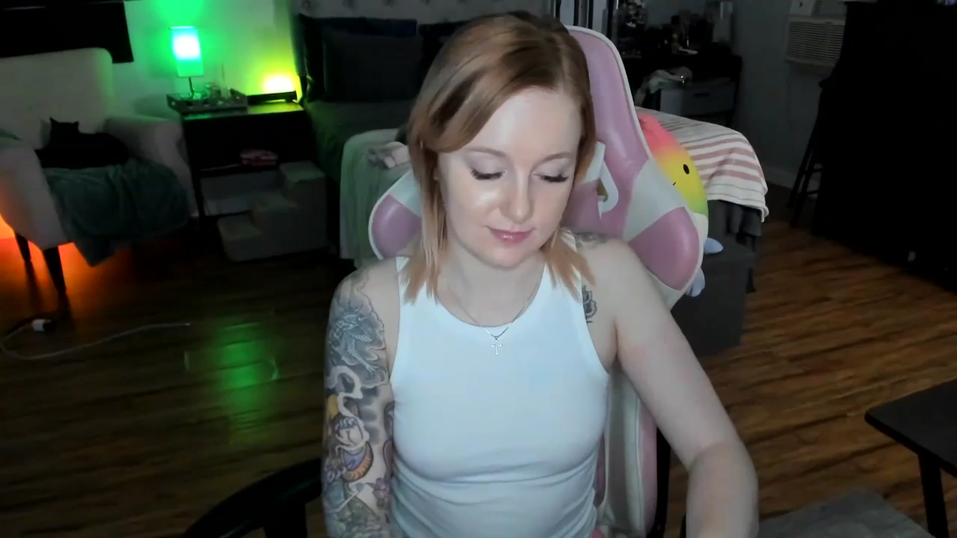 Gallery image thumbnail from LizzySmallz's myfreecams stream on, 04/14/2024, 09:59 image 7 of 20