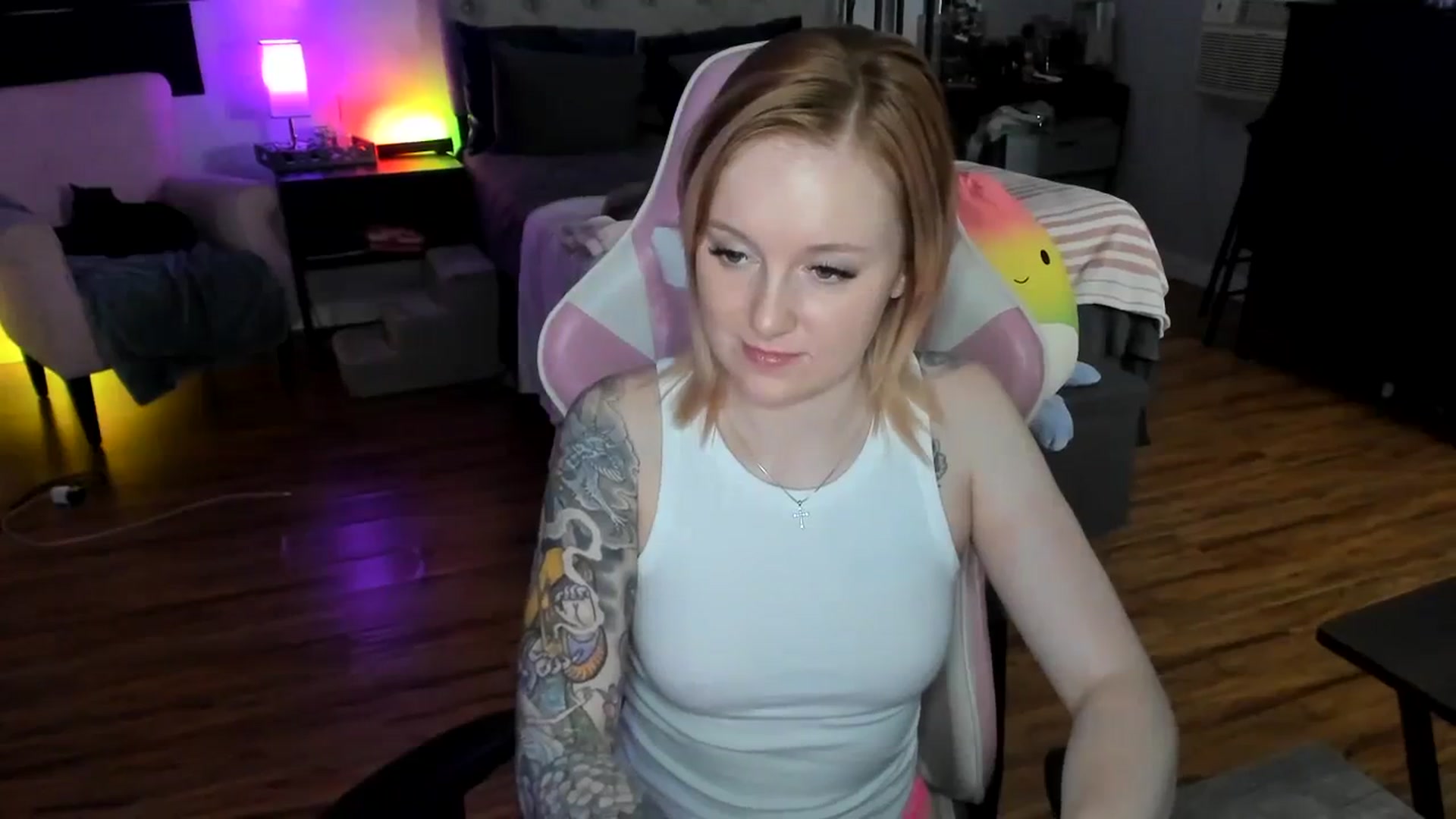 Gallery image thumbnail from LizzySmallz's myfreecams stream on, 04/14/2024, 09:59 image 8 of 20