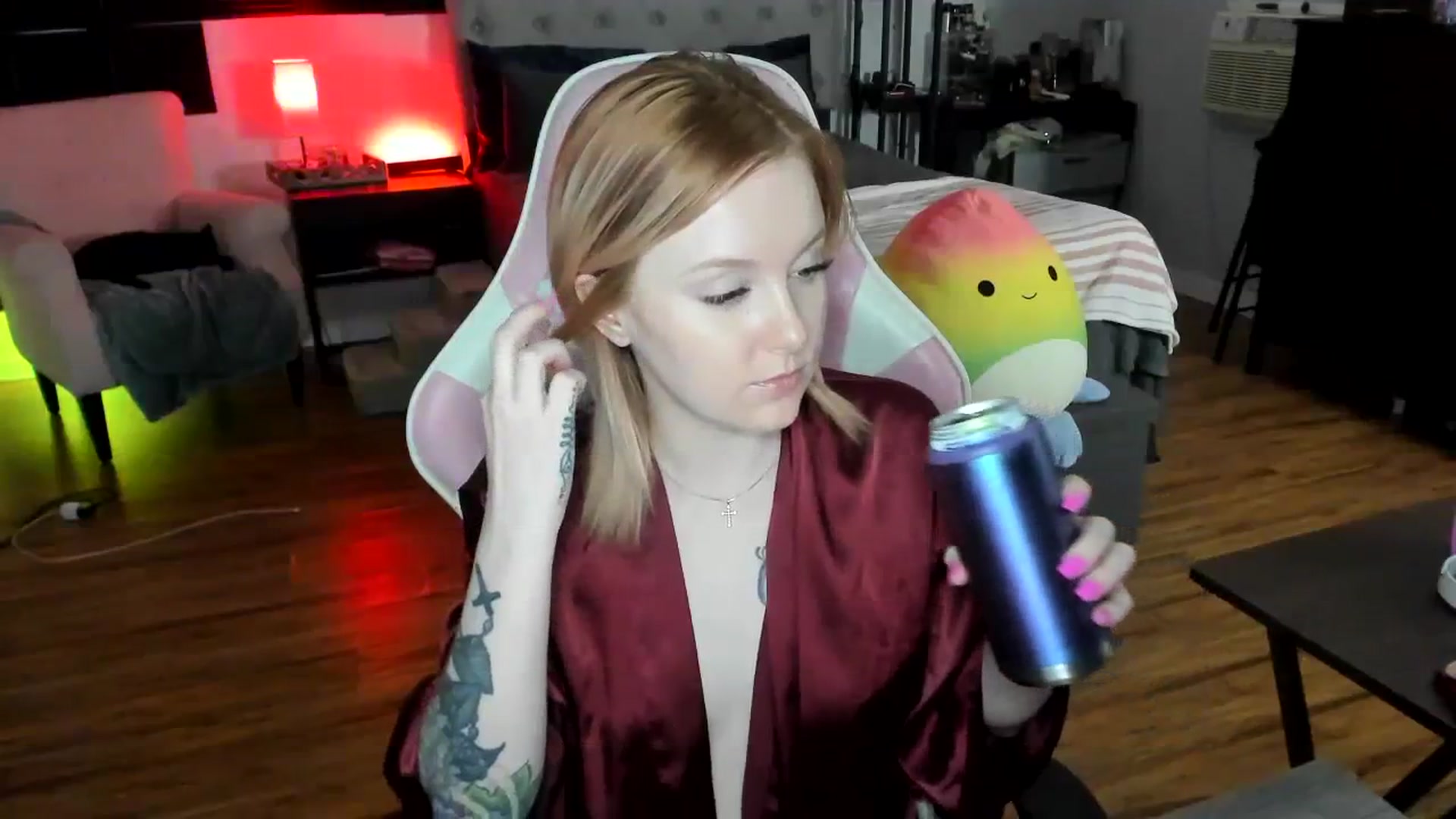 Gallery image thumbnail from LizzySmallz's myfreecams stream on, 04/14/2024, 12:40 image 14 of 20