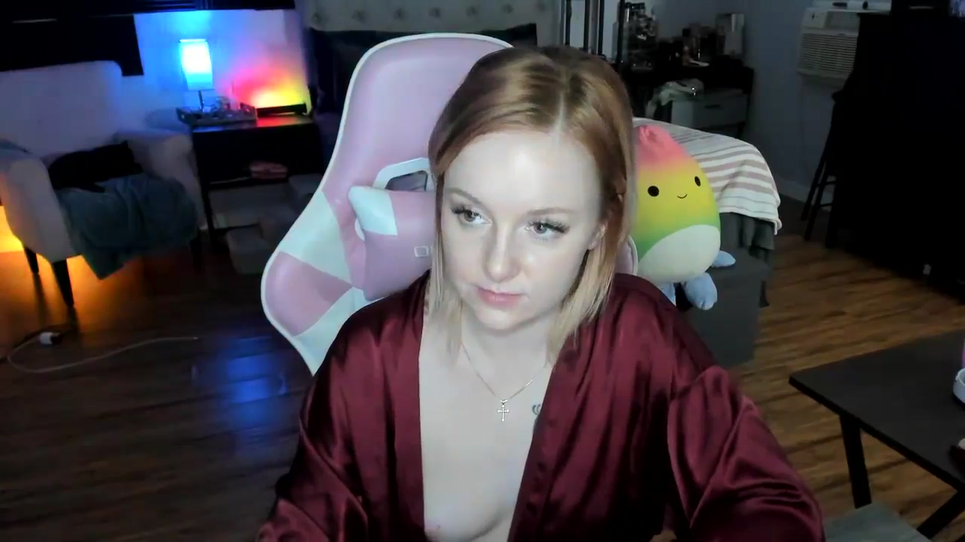 Gallery image thumbnail from LizzySmallz's myfreecams stream on, 04/14/2024, 12:40 image 9 of 20