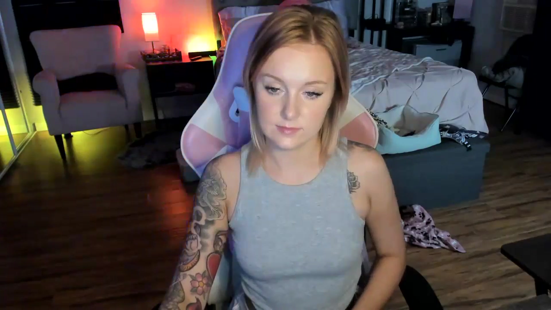 Gallery image thumbnail from LizzySmallz's myfreecams stream on, 04/22/2024, 09:23 image 3 of 20