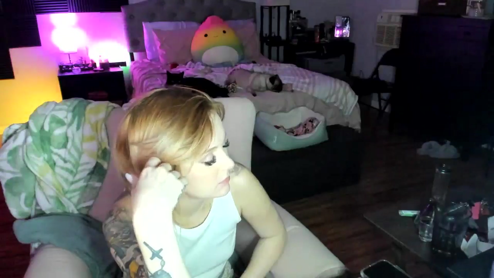 Gallery image thumbnail from LizzySmallz's myfreecams stream on, 04/30/2024, 11:36 image 3 of 20