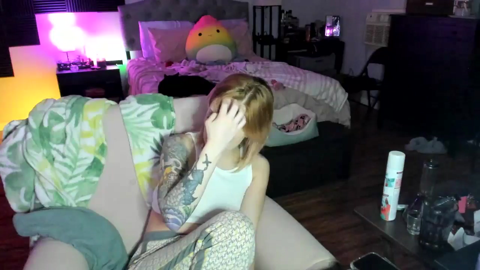 Gallery image thumbnail from LizzySmallz's myfreecams stream on, 04/30/2024, 11:36 image 17 of 20