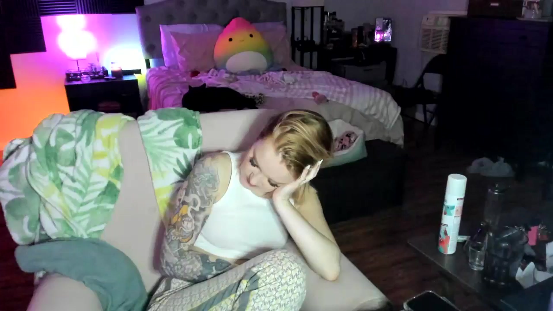 Gallery image thumbnail from LizzySmallz's myfreecams stream on, 04/30/2024, 11:36 image 20 of 20
