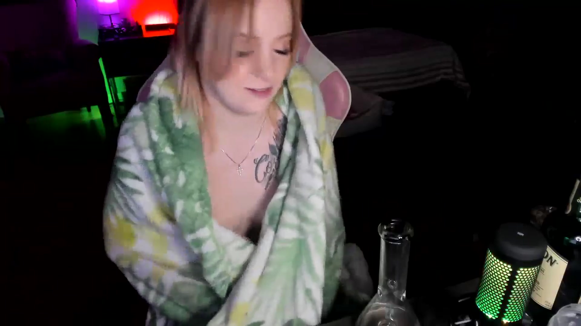 Gallery image thumbnail from LizzySmallz's myfreecams stream on, 05/04/2024, 08:41 image 11 of 20