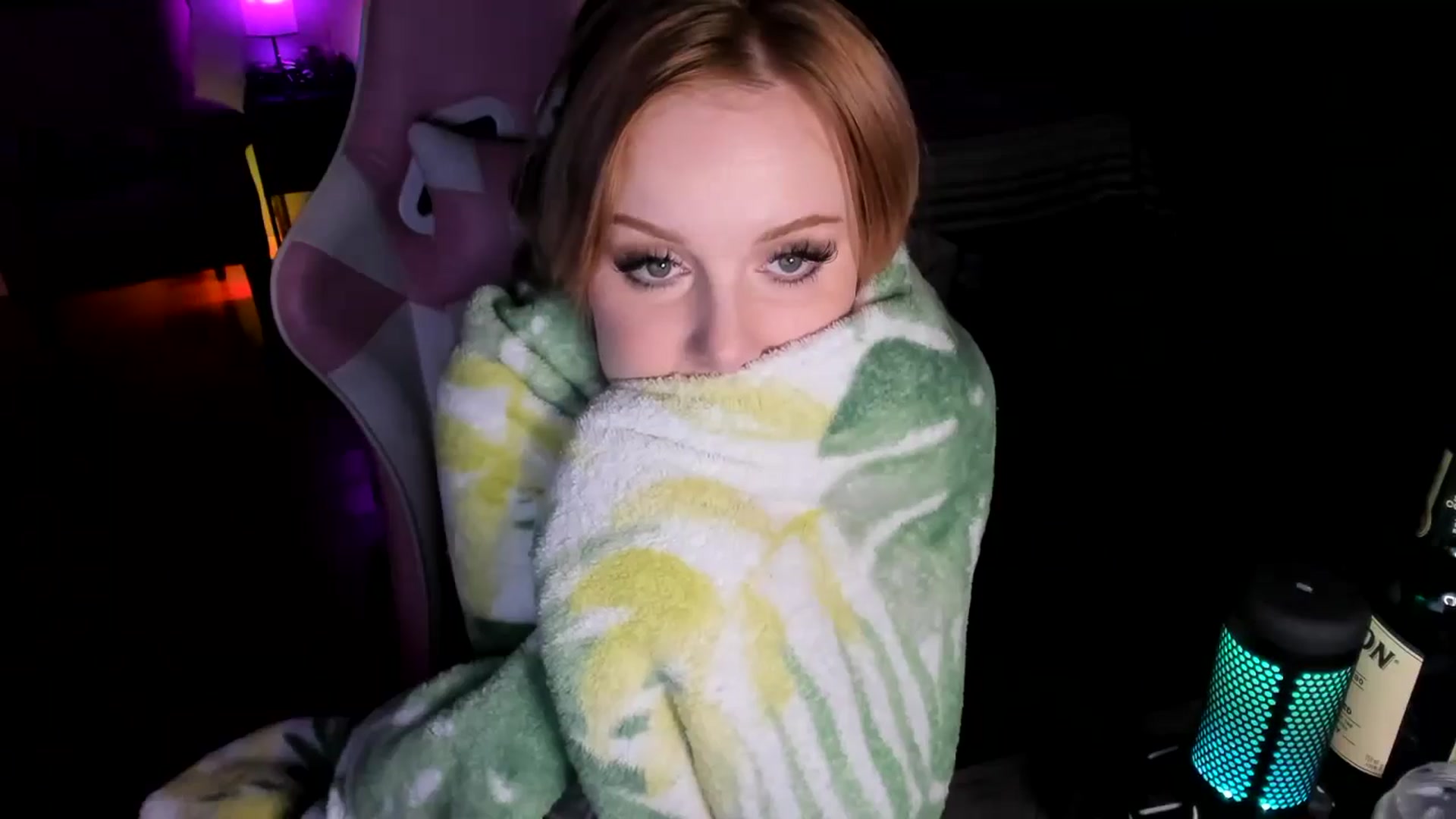 Gallery image thumbnail from LizzySmallz's myfreecams stream on, 05/04/2024, 08:41 image 5 of 20