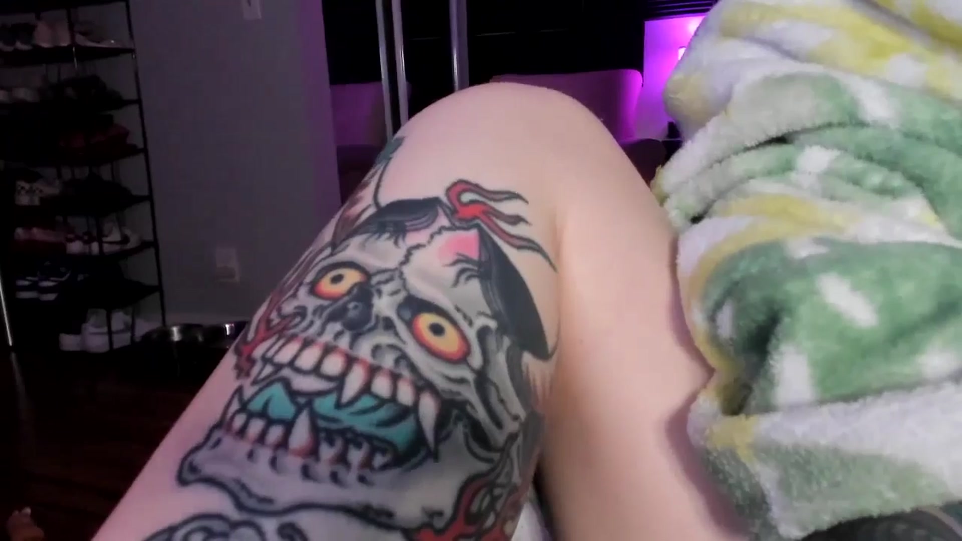 Gallery image thumbnail from LizzySmallz's myfreecams stream on, 05/04/2024, 10:11 image 2 of 20