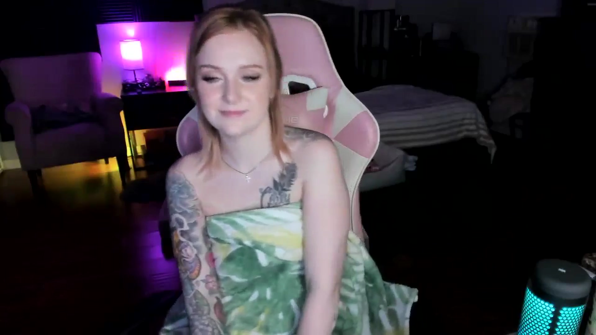 Gallery image thumbnail from LizzySmallz's myfreecams stream on, 05/04/2024, 10:11 image 8 of 20