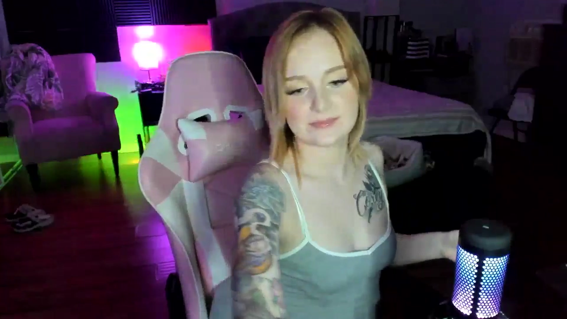 Gallery image thumbnail from LizzySmallz's myfreecams stream on, 05/12/2024, 09:54 image 8 of 20