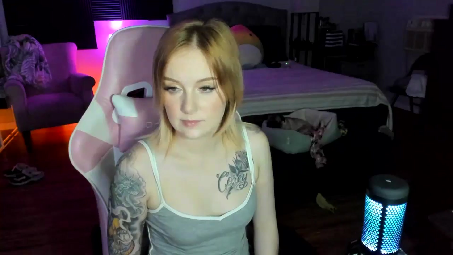 Gallery image thumbnail from LizzySmallz's myfreecams stream on, 05/12/2024, 09:54 image 16 of 20
