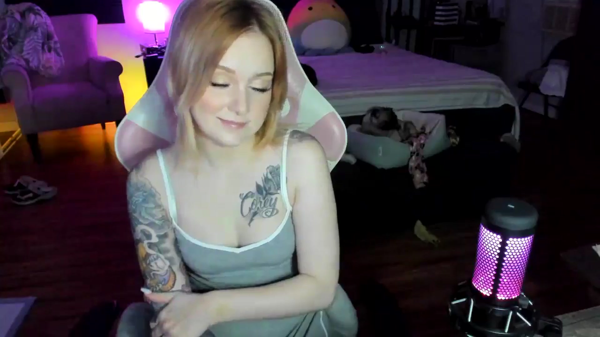 Gallery image thumbnail from LizzySmallz's myfreecams stream on, 05/12/2024, 09:54 image 19 of 20