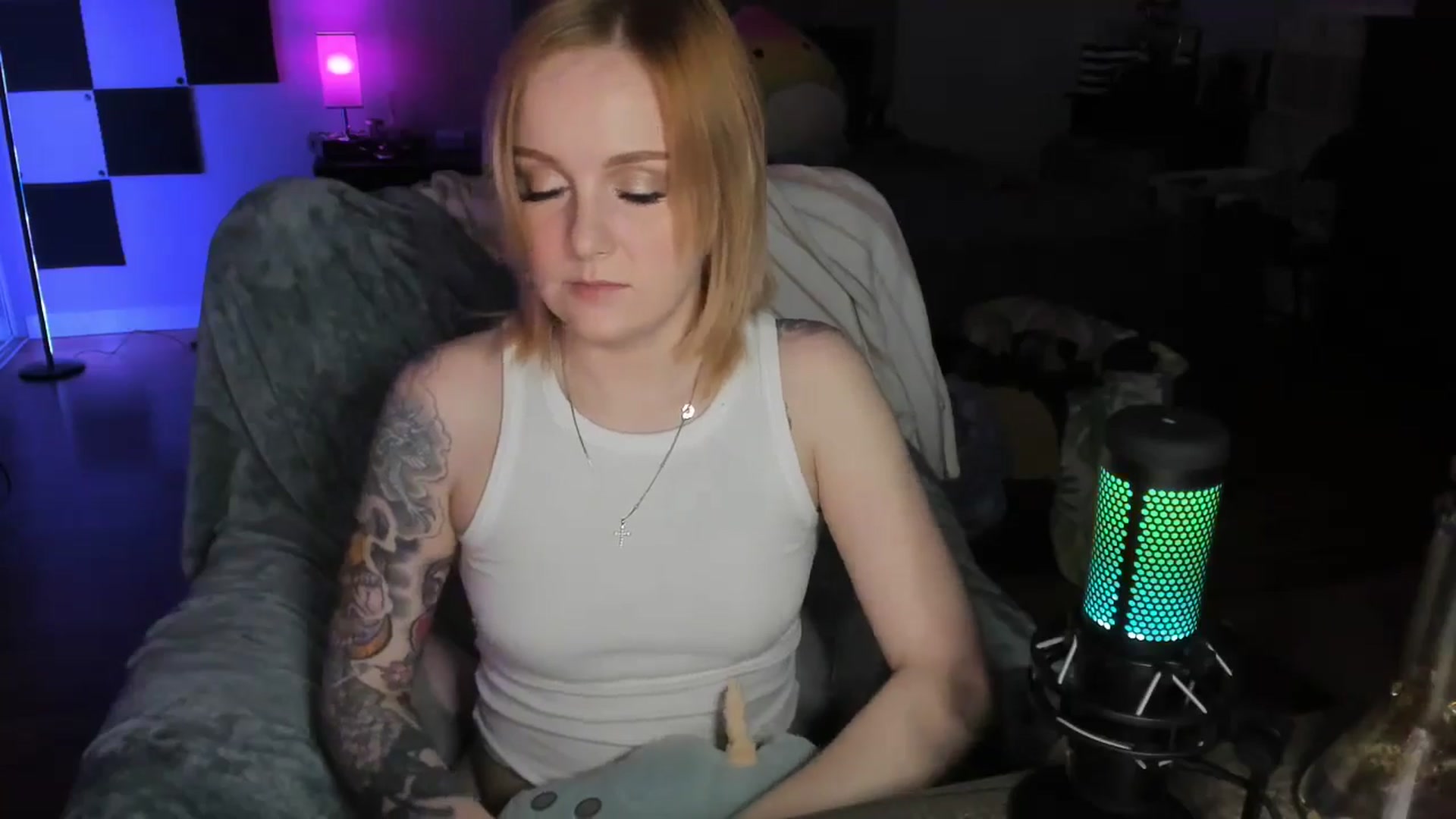 Gallery image thumbnail from LizzySmallz's myfreecams stream on, 05/21/2024, 09:18 image 11 of 20