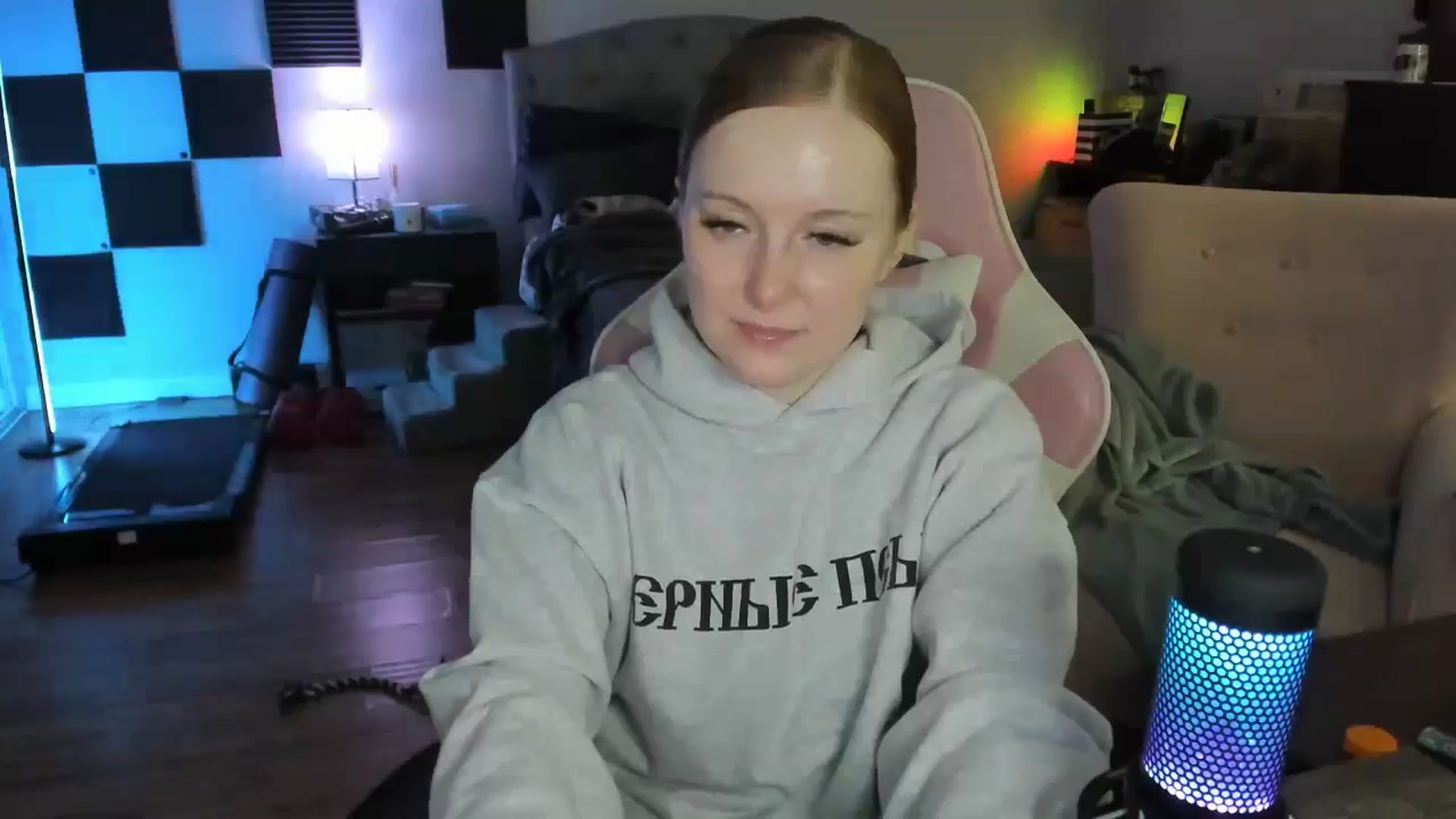Gallery image thumbnail from LizzySmallz's myfreecams stream on, 05/31/2024, 08:46 image 4 of 20