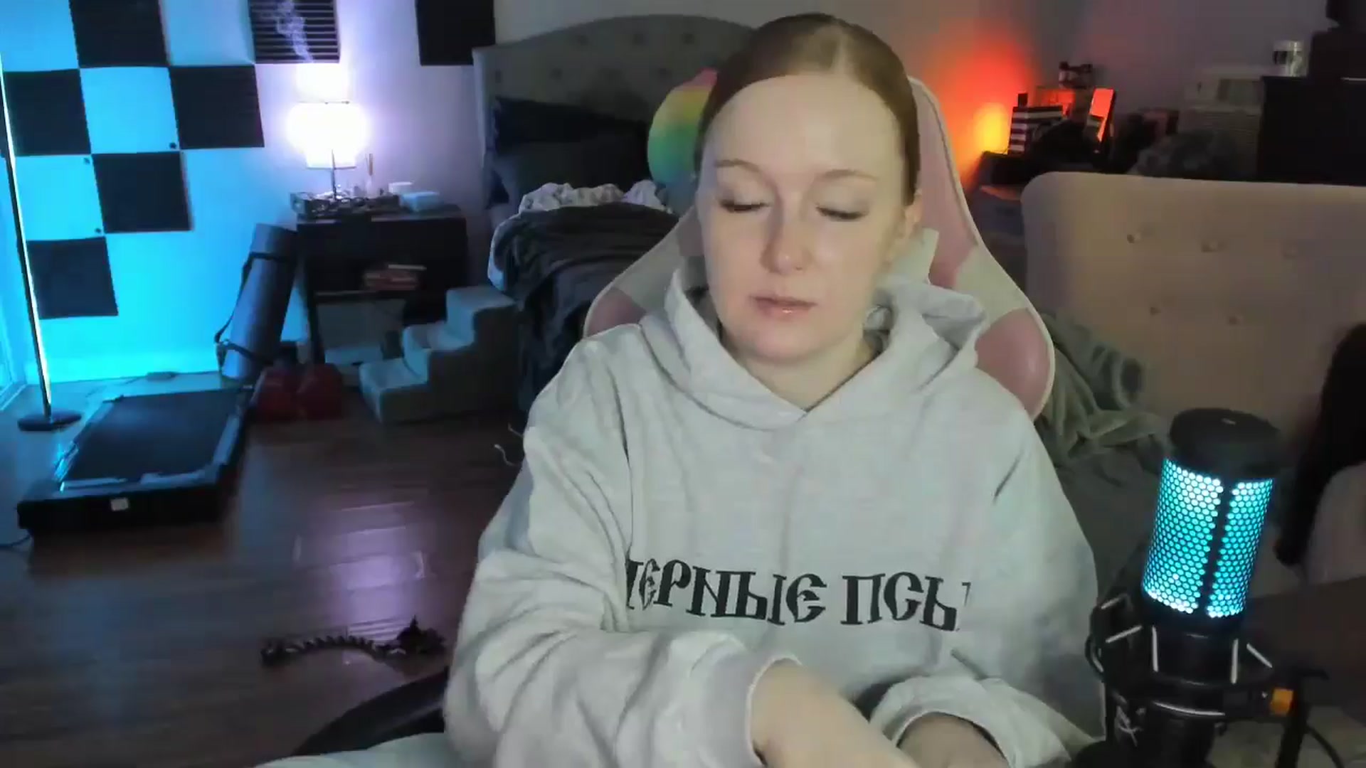 Gallery image thumbnail from LizzySmallz's myfreecams stream on, 05/31/2024, 08:46 image 7 of 20