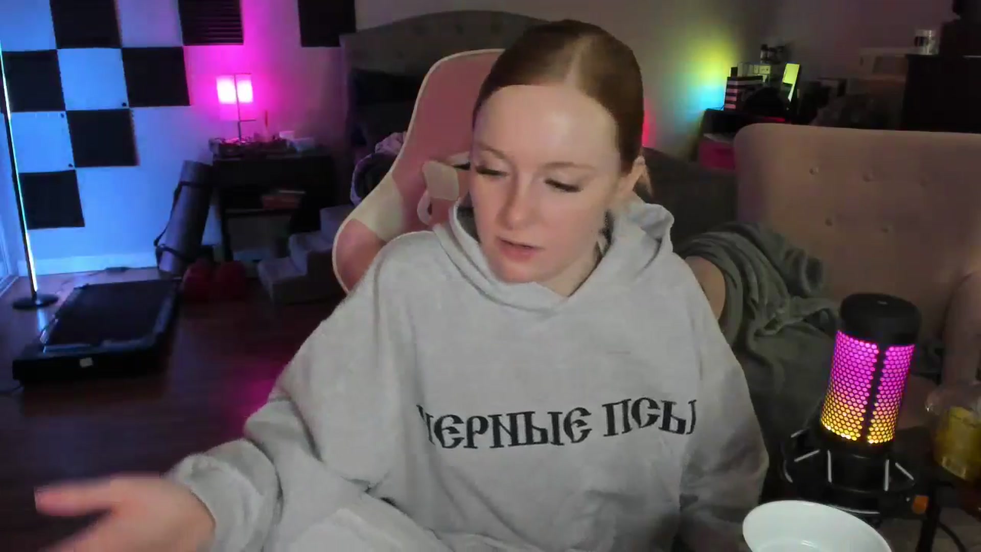 Gallery image thumbnail from LizzySmallz's myfreecams stream on, 05/31/2024, 08:46 image 15 of 20