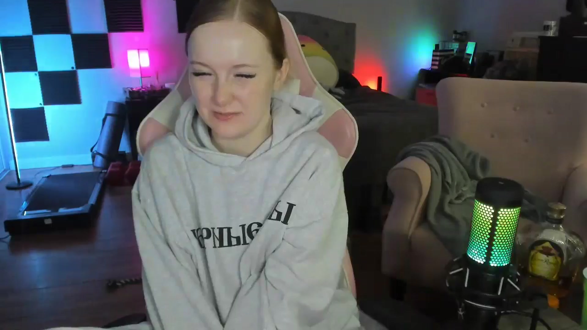 Gallery image thumbnail from LizzySmallz's myfreecams stream on, 05/31/2024, 10:24 image 11 of 20