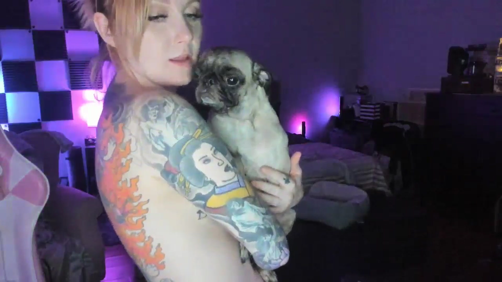 Gallery image thumbnail from LizzySmallz's myfreecams stream on, 06/17/2024, 11:20 image 17 of 20