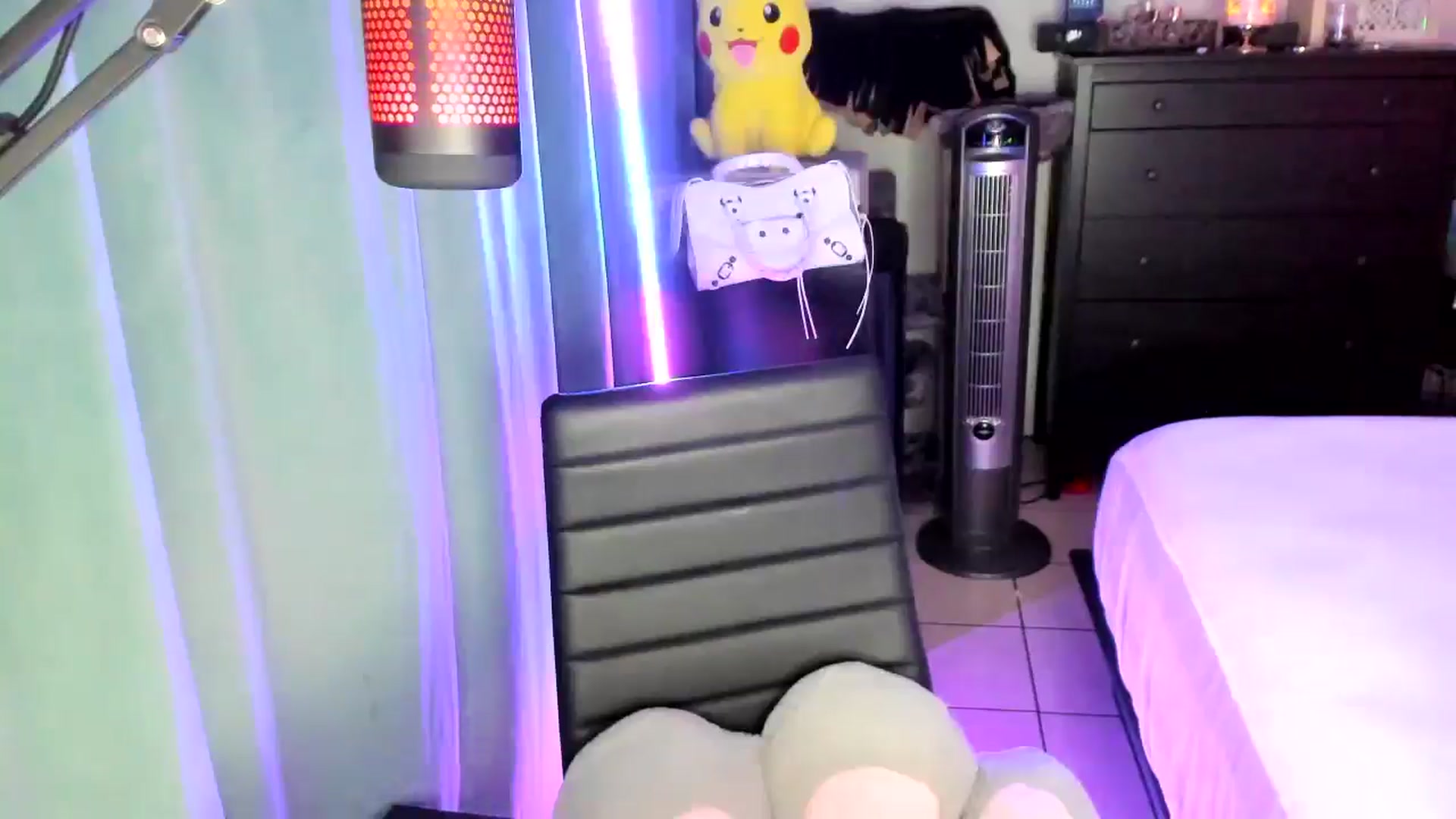 Gallery image thumbnail from LizzySmallz's myfreecams stream on, 06/21/2025, 09:11 image 13 of 20