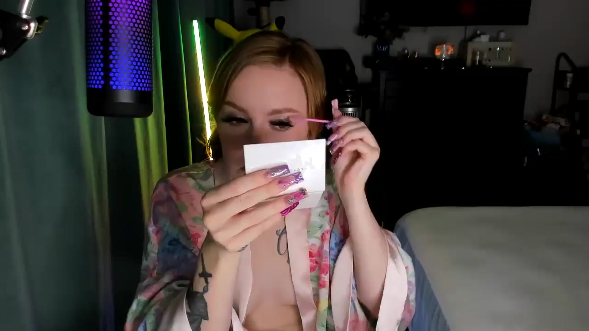Gallery image thumbnail from LizzySmallz's myfreecams stream on, 06/21/2025, 09:11 image 3 of 20
