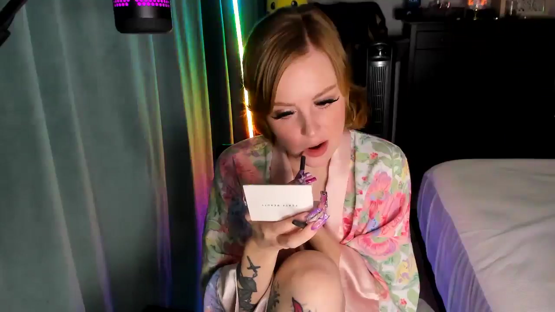 Gallery image thumbnail from LizzySmallz's myfreecams stream on, 06/21/2025, 09:11 image 7 of 20