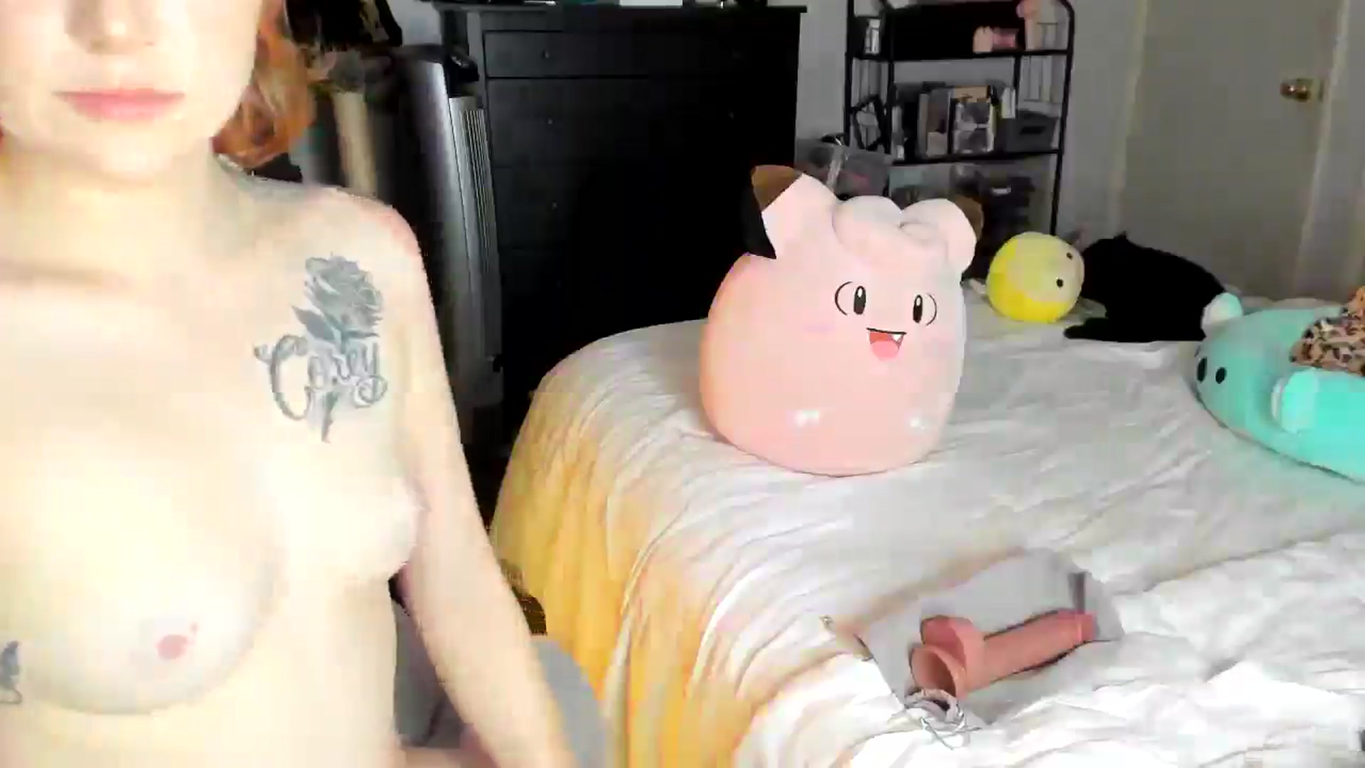 Gallery image thumbnail from LizzySmallz's myfreecams stream on, 06/28/2025, 11:22 image 7 of 20