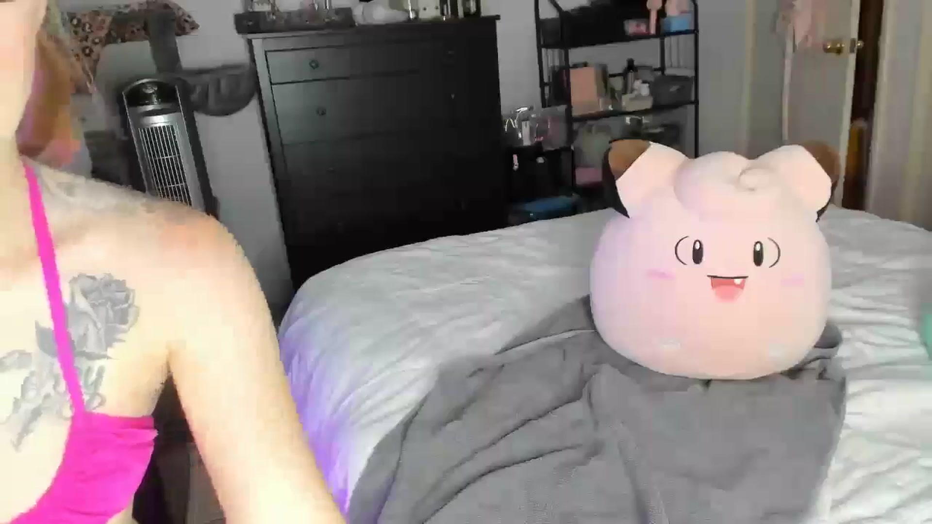 Gallery image thumbnail from LizzySmallz's myfreecams stream on, 07/06/2025, 06:26 image 19 of 20