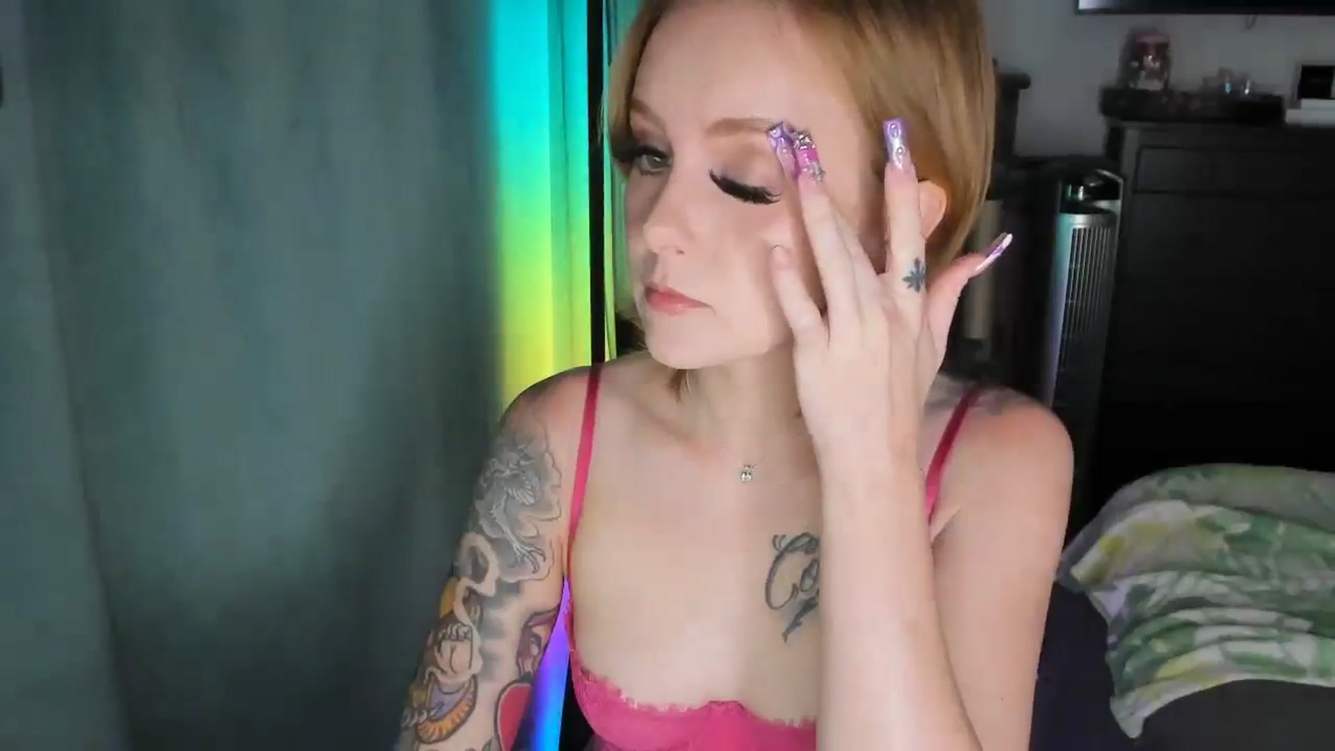 Gallery image thumbnail from LizzySmallz's myfreecams stream on, 07/08/2025, 05:05 image 5 of 20