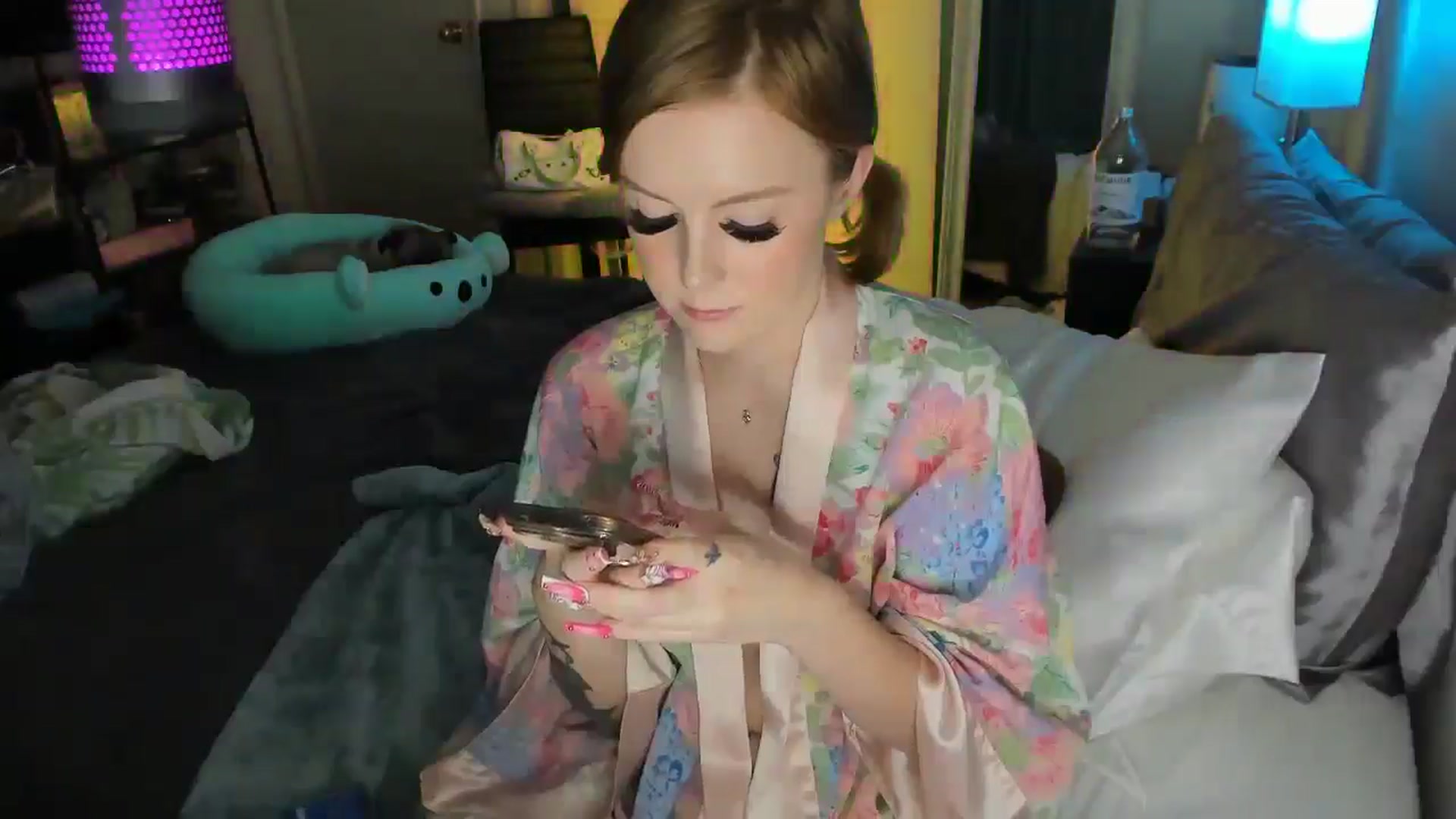 Gallery image thumbnail from LizzySmallz's myfreecams stream on, 07/16/2025, 09:54 image 20 of 20
