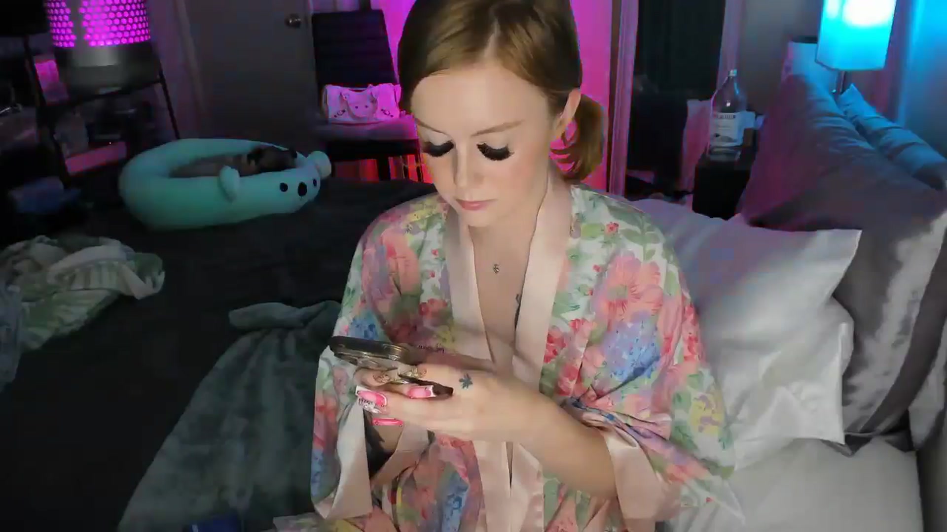 Gallery image thumbnail from LizzySmallz's myfreecams stream on, 07/16/2025, 09:54 image 17 of 20