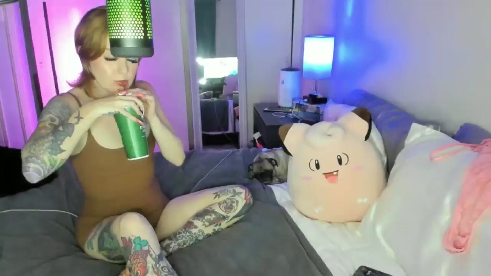 Gallery image thumbnail from LizzySmallz's myfreecams stream on, 07/19/2025, 06:20 image 6 of 20