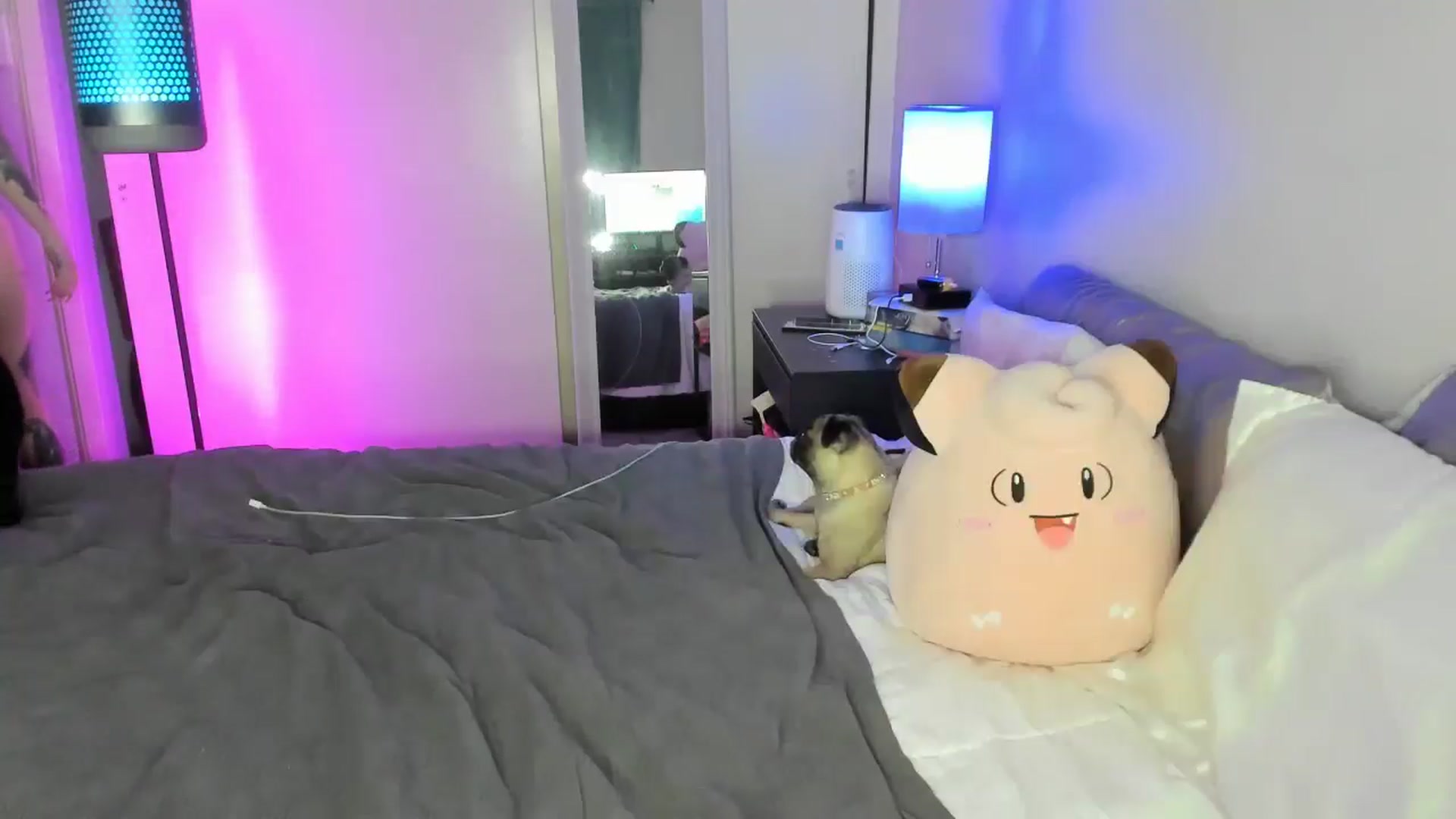 Gallery image thumbnail from LizzySmallz's myfreecams stream on, 07/19/2025, 06:51 image 17 of 20