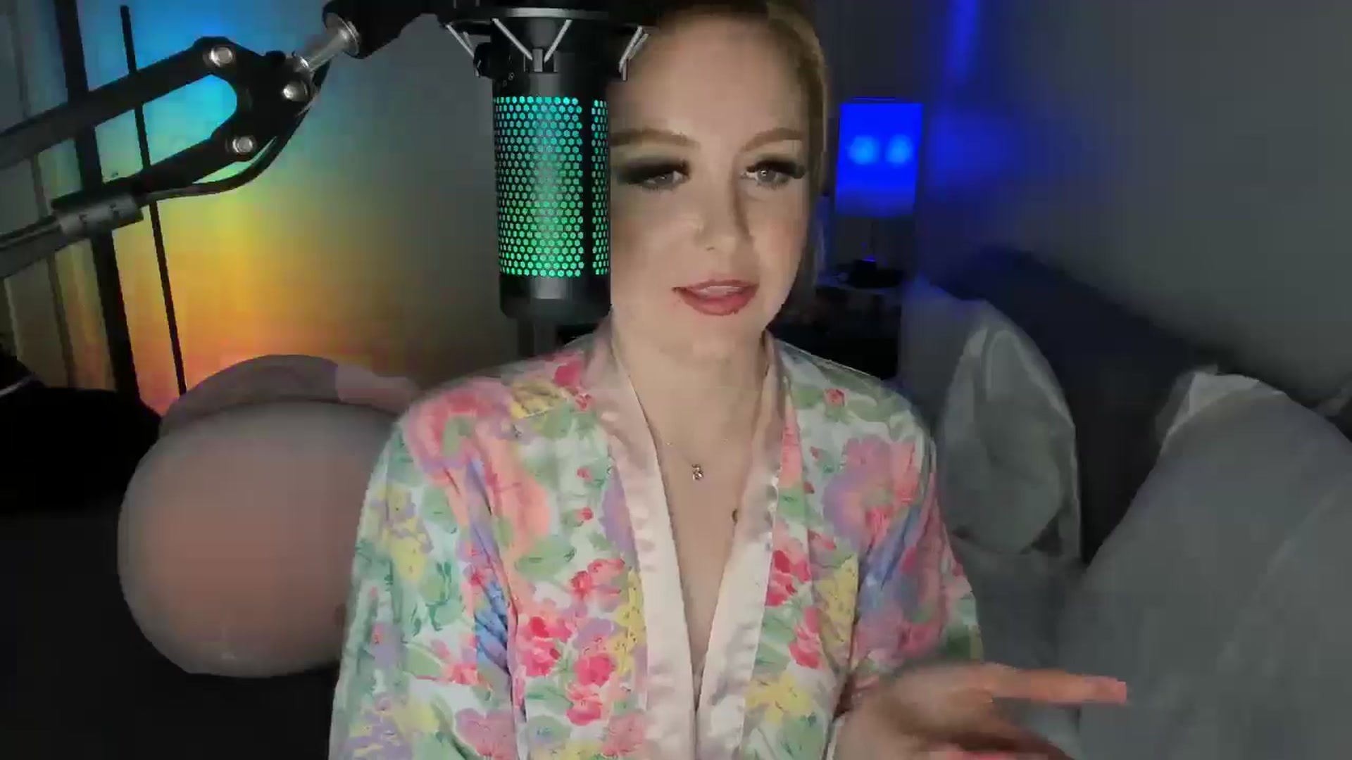 Gallery image thumbnail from LizzySmallz's myfreecams stream on, 07/19/2025, 07:59 image 19 of 20