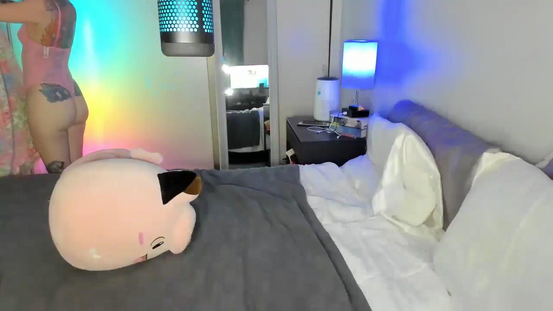 Gallery image thumbnail from LizzySmallz's myfreecams stream on, 07/19/2025, 07:59 image 18 of 20